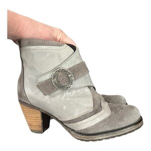 DROAMDARIS leather heeled bootie womens 37 US 6.5